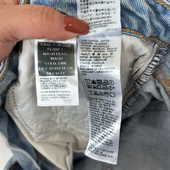 Levi’s Low Loose Light Wash Jeans Size 28 NWOT - Picture 11 of 12